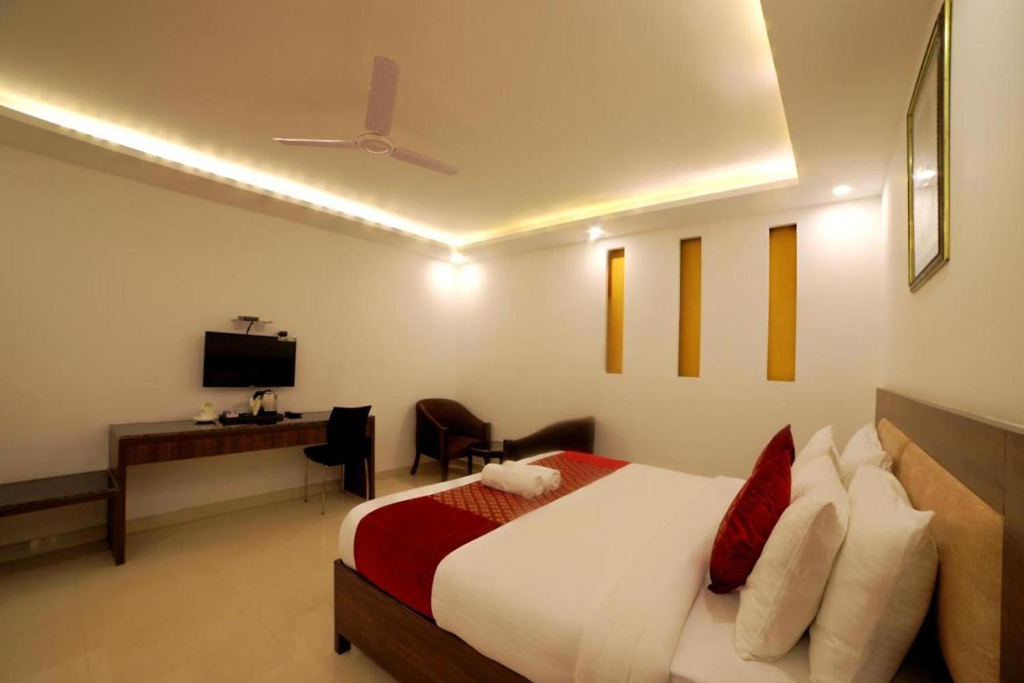Hotel Peridot Near Igi Delhi Airport New Delhi Exterior photo